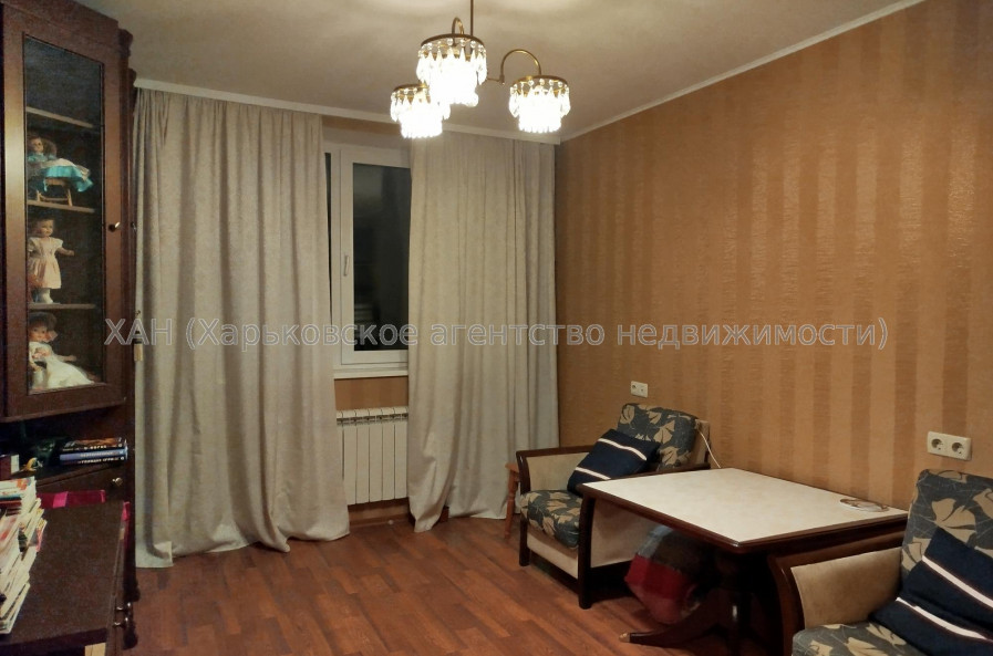 Продам квартиру, Гвардейцев Широнинцев ул. , 3 кім., 64 м², косметический ремонт 