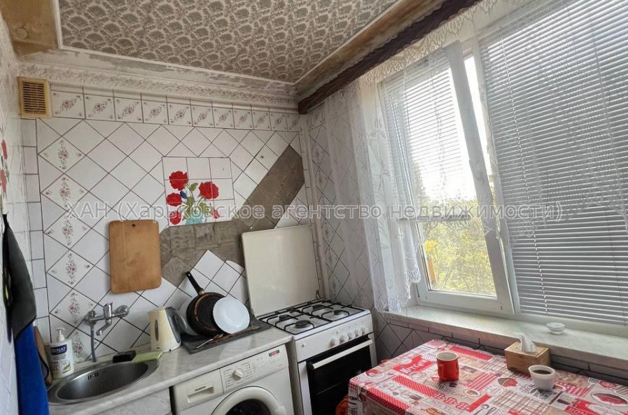 Продам квартиру, Гвардейцев Широнинцев ул. , 3 кім., 65 м², косметический ремонт 