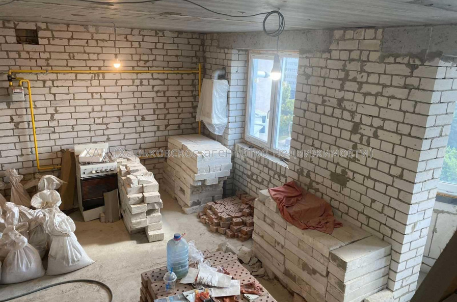 Продам квартиру, Пискуновский пер. , 3  ком., 80.20 м², без внутренних работ 