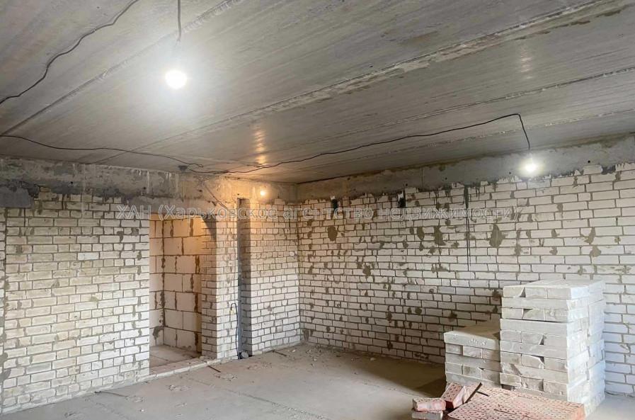 Продам квартиру, Пискуновский пер. , 3  ком., 80.20 м², без внутренних работ 