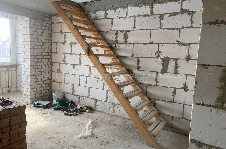 Продам квартиру, Пискуновский пер. , 3  ком., 80.20 м², без внутренних работ 