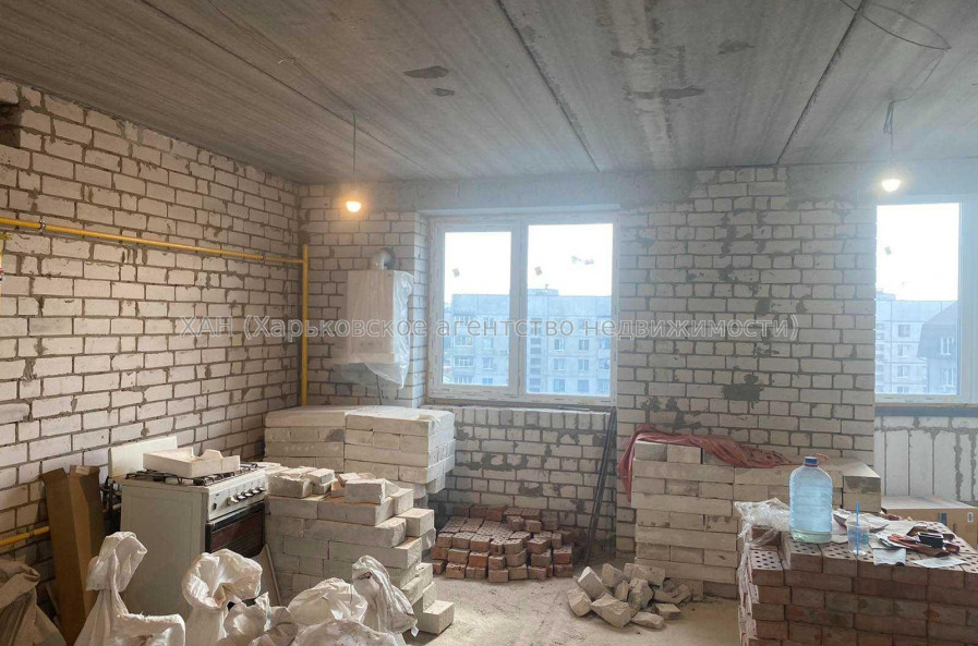 Продам квартиру, Пискуновский пер. , 3  ком., 80.20 м², без внутренних работ 