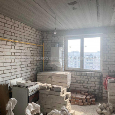 Продам квартиру, Пискуновский пер. , 3  ком., 80.20 м², без внутренних работ 
