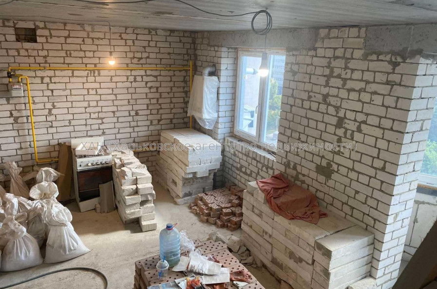 Продам квартиру, Пискуновский пер. , 3  ком., 80.20 м², без внутренних работ 