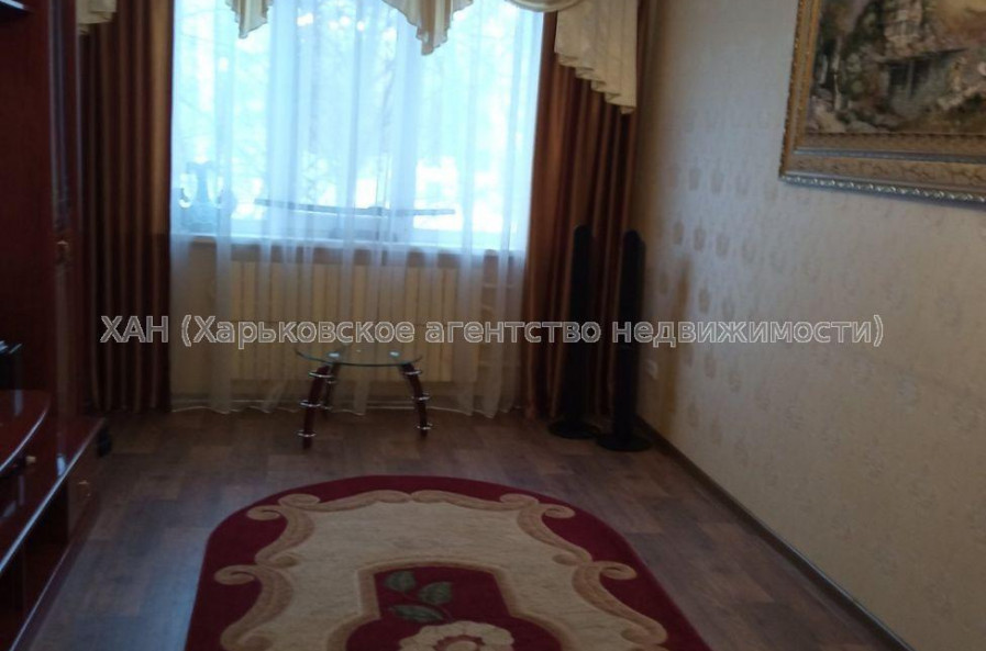 Продам квартиру, Тракторостроителей просп. , 3 кім., 65 м², капитальный ремонт 