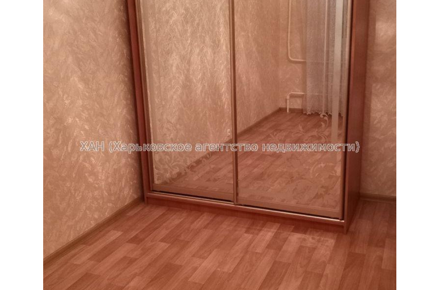 Продам квартиру, 3 кім., 65 м², косметический ремонт 