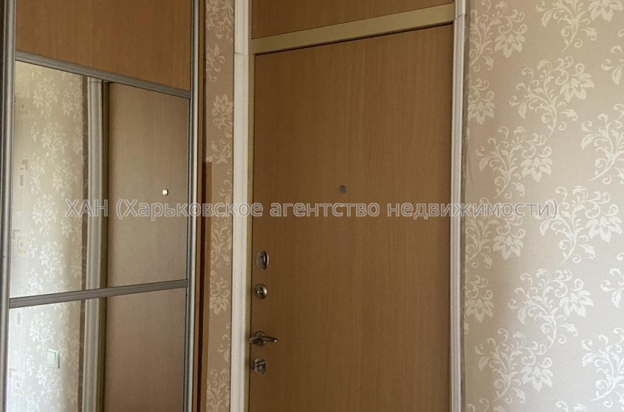 Продам квартиру, Борзенко Сергея ул. , 1 кім., 33 м², косметический ремонт 