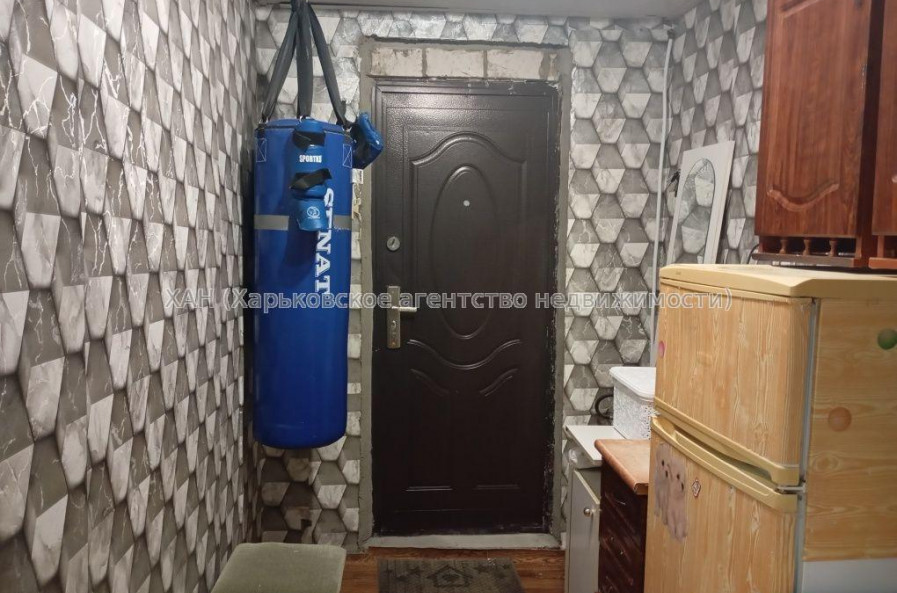 Продам квартиру, Клеверный пер. , 1 кім., 35 м², косметический ремонт 