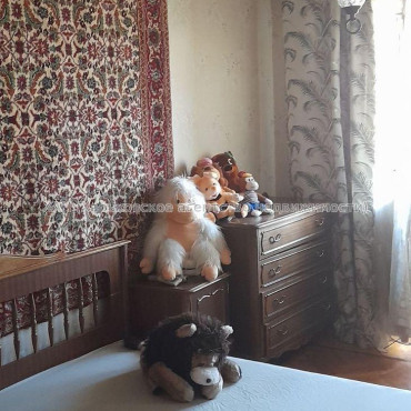 Продам квартиру, Александра Орлова ул. , 3 кім., 60 м², косметический ремонт 