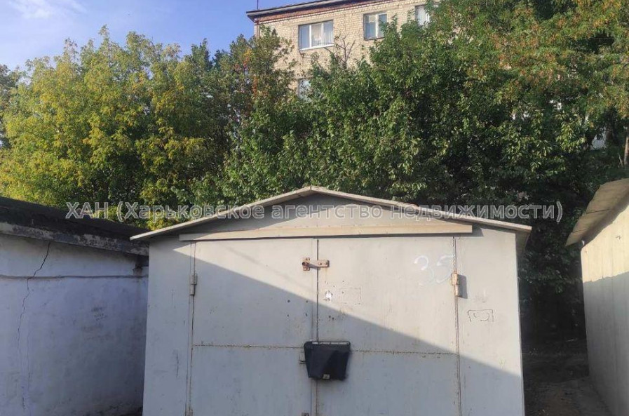 Продам квартиру, Матросова Александра ул. , 3  ком., 60 м², косметический ремонт 