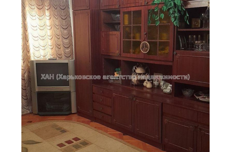 Продам квартиру, Матросова Александра ул. , 3  ком., 60 м², косметический ремонт 