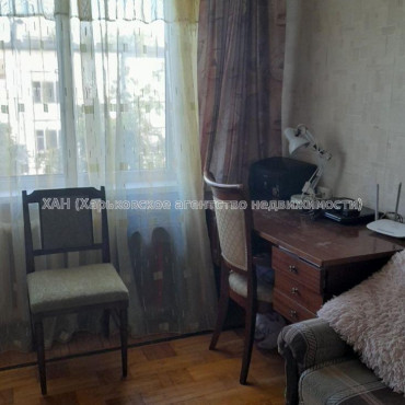 Продам квартиру, Александра Орлова ул. , 3 кім., 60 м², косметический ремонт 