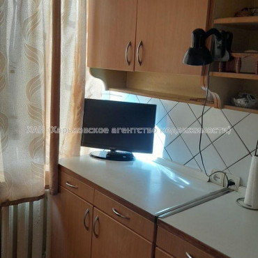 Продам квартиру, Александра Орлова ул. , 3 кім., 60 м², косметический ремонт 