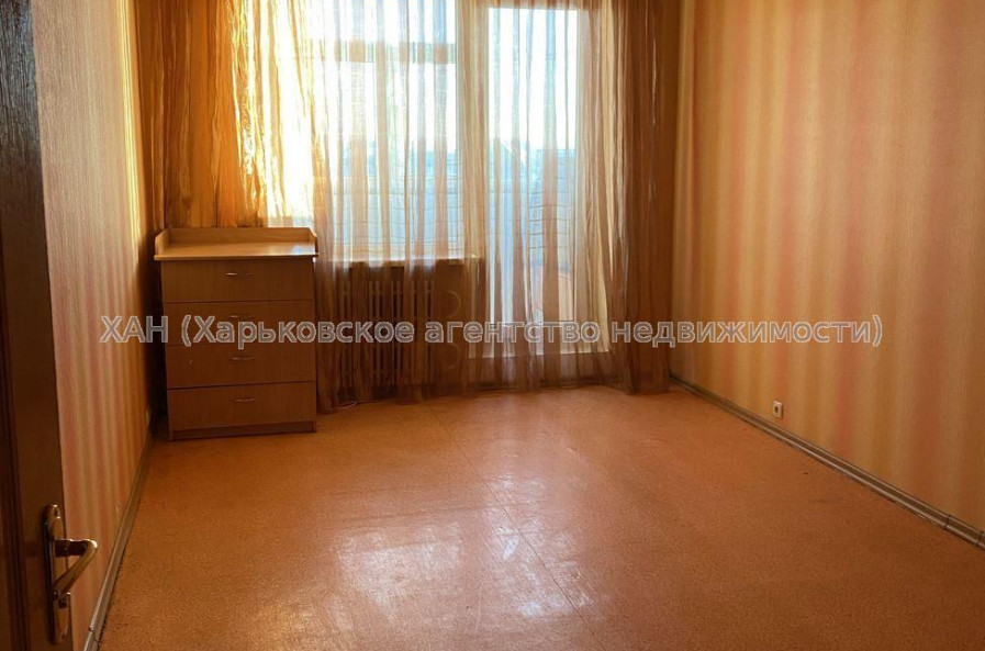 Продам квартиру, Тракторостроителей просп. , 3 кім., 67 м², косметический ремонт 