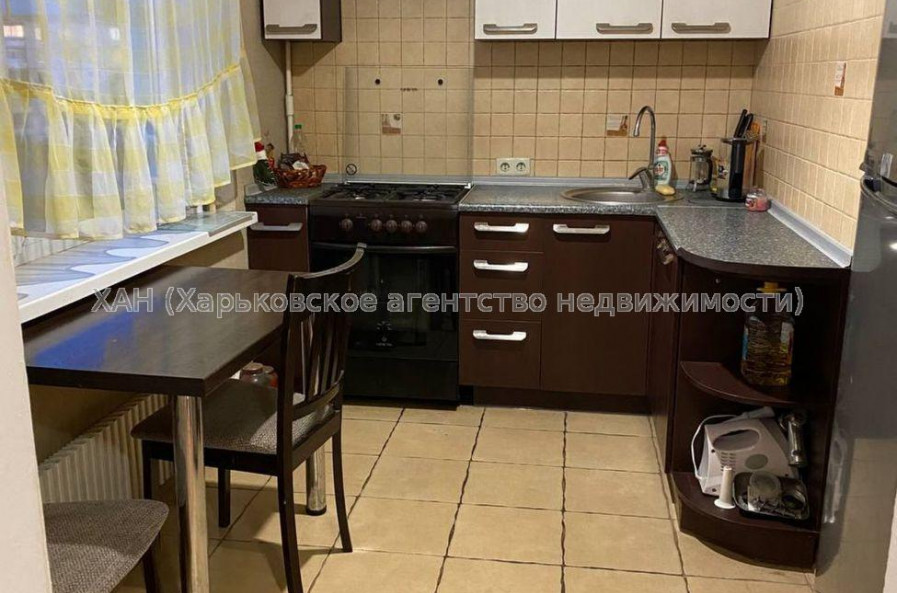 Продам квартиру, Тракторостроителей просп. , 3 кім., 67 м², косметический ремонт 