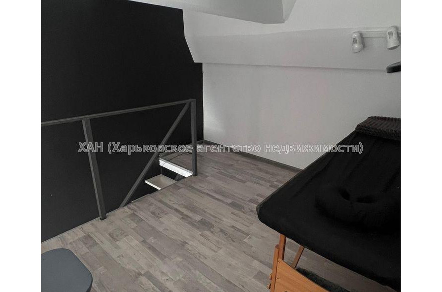 Продам квартиру, Героев Харькова просп. , 1  ком., 28 м², капитальный ремонт 