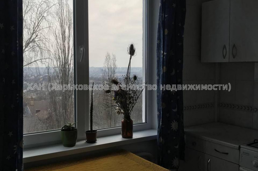 Продам квартиру, Жуковского просп. , 1 кім., 33 м², косметический ремонт 