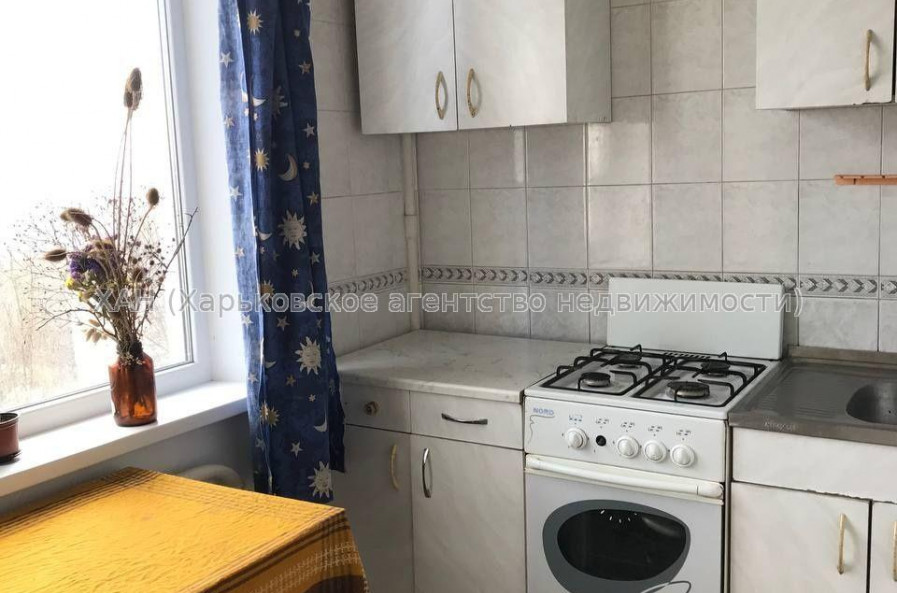 Продам квартиру, Жуковского просп. , 1 кім., 33 м², косметический ремонт 