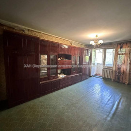 Продам квартиру, Тракторостроителей просп. , 2 кім., 48 м², советский ремонт
