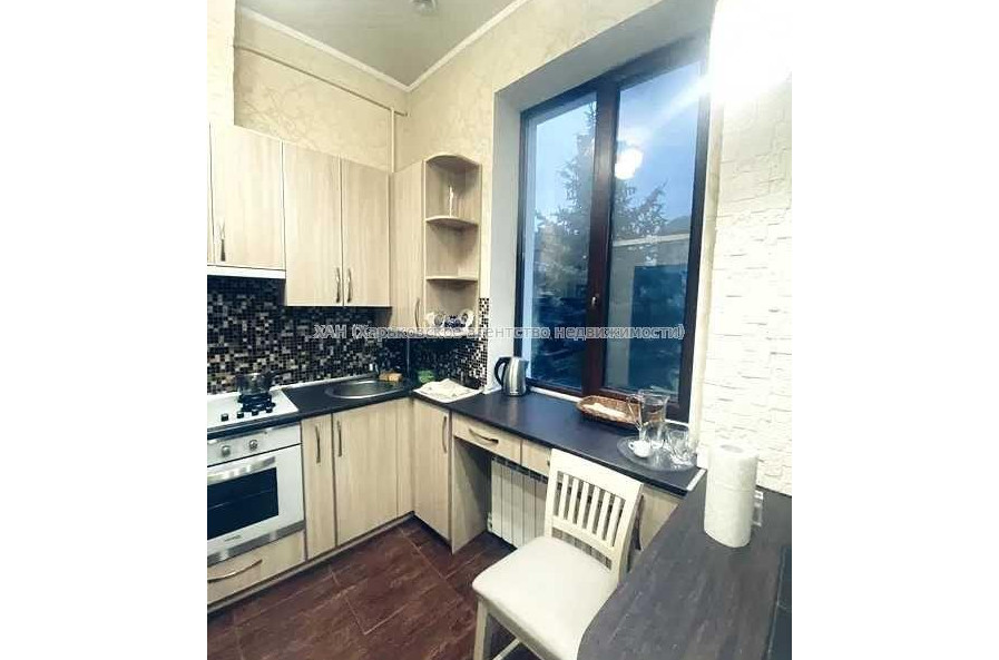 Продам квартиру, Полтавский Шлях ул. , 5  ком., 132 м², авторский дизайн 