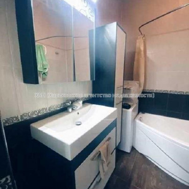 Продам квартиру, Полтавский Шлях ул. , 5 кім., 132 м², авторский дизайн 