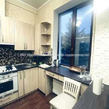 Продам квартиру, Полтавский Шлях ул. , 5 кім., 132 м², авторский дизайн 