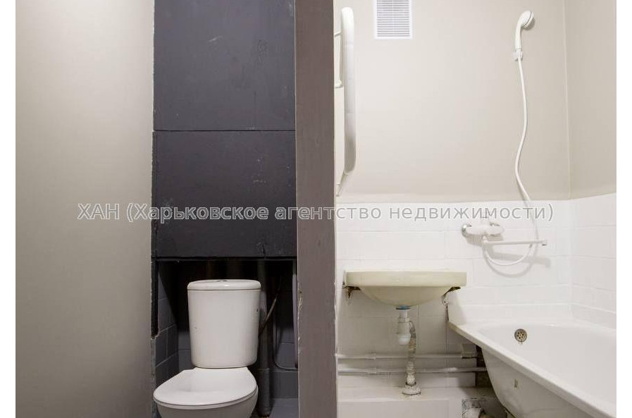 Продам квартиру, Валентиновская ул. , 3  ком., 64 м², косметический ремонт 