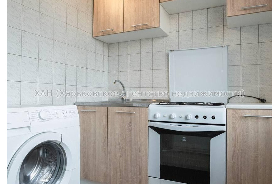 Продам квартиру, Валентиновская ул. , 3  ком., 64 м², косметический ремонт 