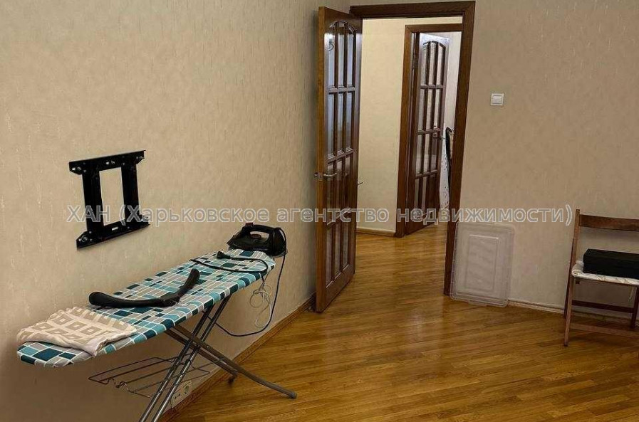 Продам квартиру, Тракторостроителей просп. , 3 кім., 64 м², евроремонт 