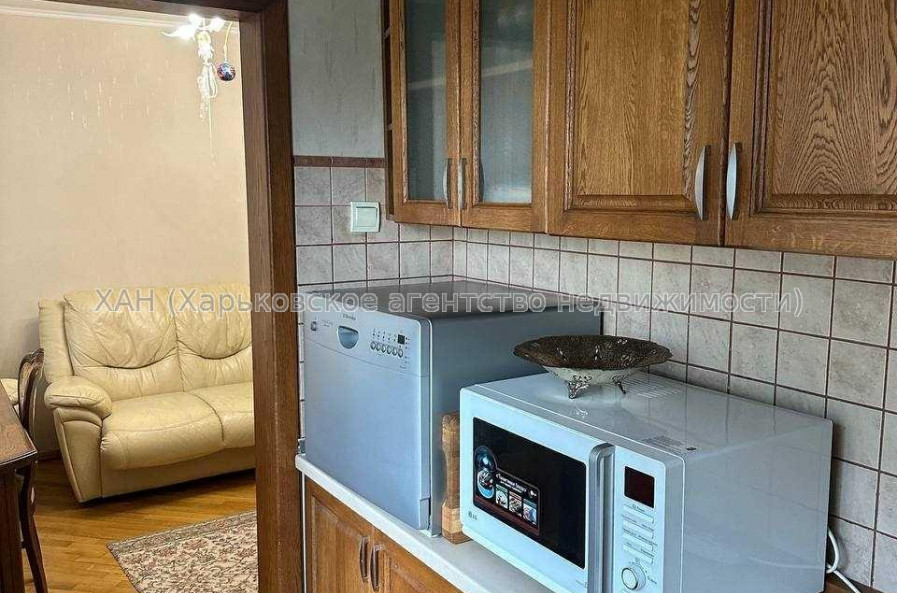 Продам квартиру, Тракторостроителей просп. , 3 кім., 64 м², евроремонт 