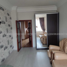 Продам квартиру, Науки просп. , 2  ком., 65 м², капитальный ремонт