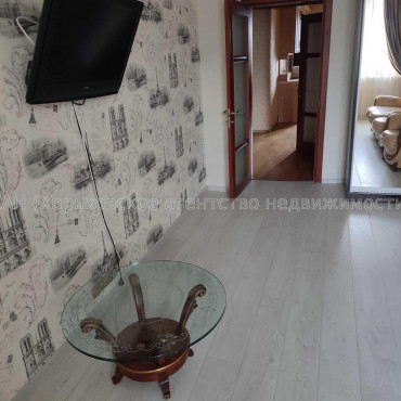 Продам квартиру, Науки просп. , 2  ком., 65 м², капитальный ремонт 