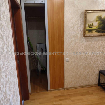 Продам квартиру, Науки просп. , 2  ком., 65 м², капитальный ремонт 