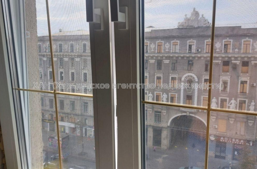 Продам квартиру, Конституции площ. , 3  ком., 76 м², косметический ремонт 