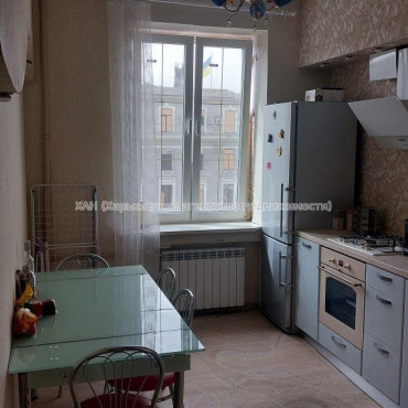 Продам квартиру, Конституции площ. , 3  ком., 76 м², косметический ремонт 