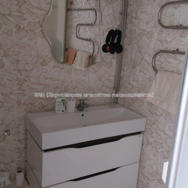 Продам квартиру, Конституции площ. , 3  ком., 76 м², косметический ремонт 