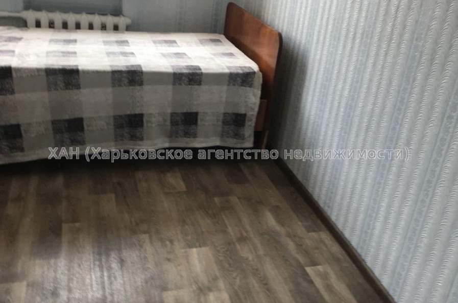 Продам квартиру, Москалёвская ул. , 3 кім., 37 м², частичный ремонт 