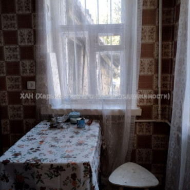 Продам квартиру, Крутогорский пер. , 3 , 2 кім., 43 м², косметический ремонт 