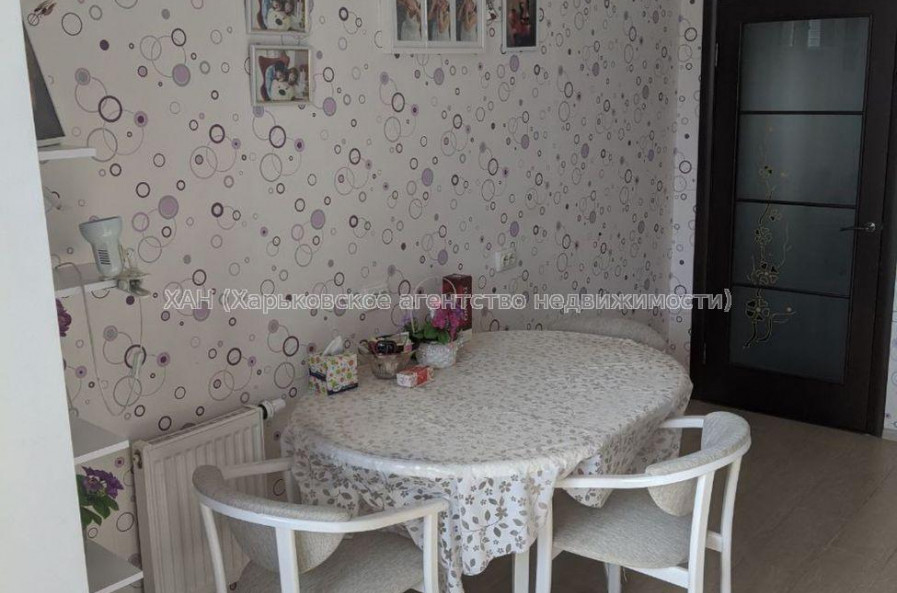 Продам квартиру, Роганская ул. , 2 кім., 72 м², евроремонт 
