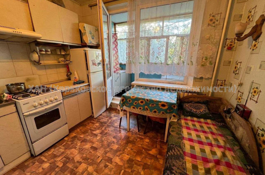 Продам квартиру, Победы просп. , 1 кім., 38 м², советский ремонт 