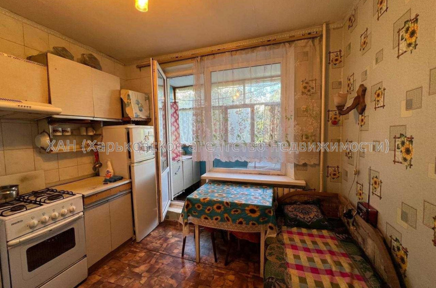 Продам квартиру, Победы просп. , 1 кім., 38 м², советский ремонт 