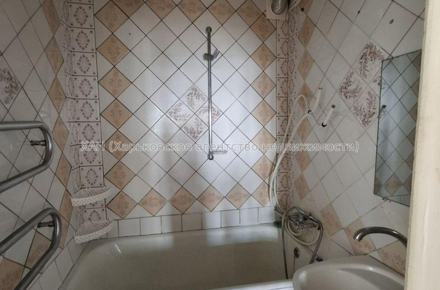 Продам квартиру, Науки просп. , 2 кім., 43 м², советский ремонт 