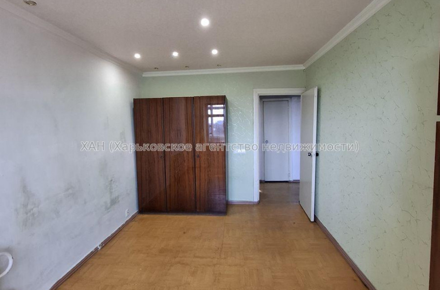 Продам квартиру, Науки просп. , 2 кім., 43 м², советский ремонт 