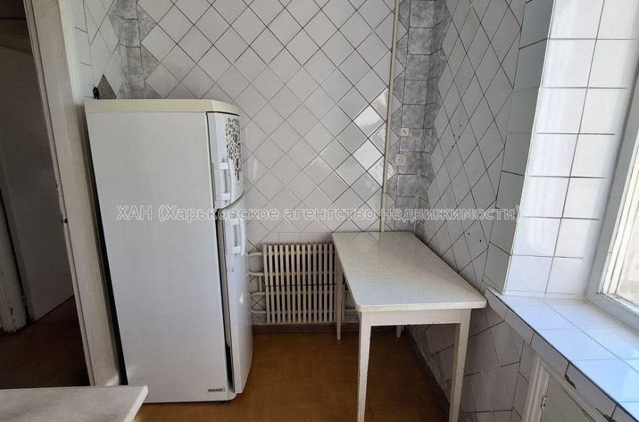 Продам квартиру, Науки просп. , 2 кім., 43 м², советский ремонт 