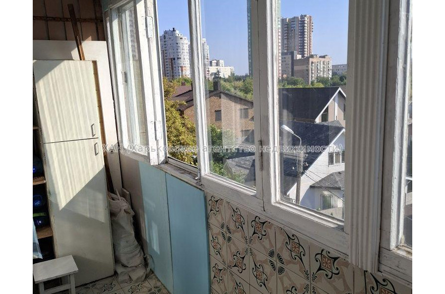Продам квартиру, Науки просп. , 2 кім., 43 м², советский ремонт 