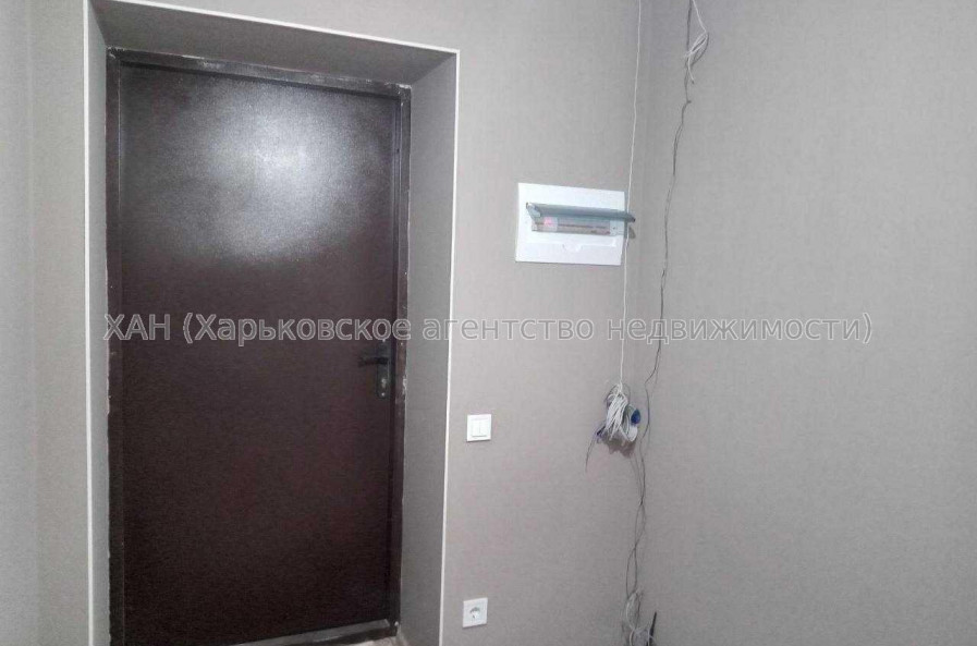 Продам квартиру, Льва Ландау просп. , 1  ком., 37 м², частичный ремонт 