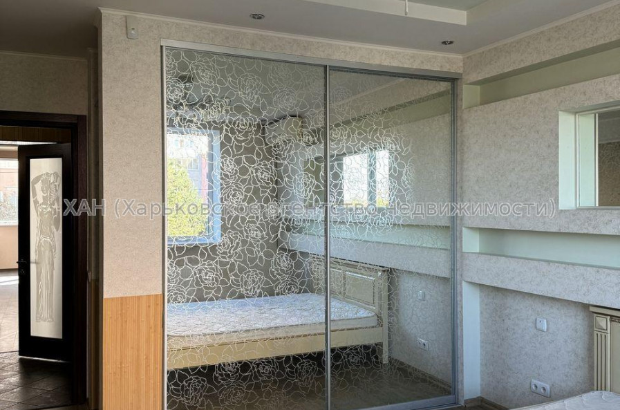 Продам квартиру, Кричевского ул. , 2 кім., 80 м², евроремонт 