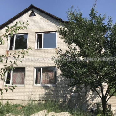 Продам будинок, 240 м², 7 соток, частичный ремонт 