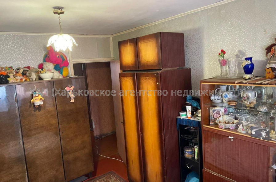 Продам квартиру, Валентиновская ул. , 3 кім., 67.80 м², советский ремонт 