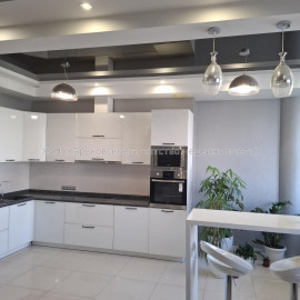 Продам квартиру, Гвардейцев Широнинцев ул. , 3  ком., 120 м², авторский дизайн